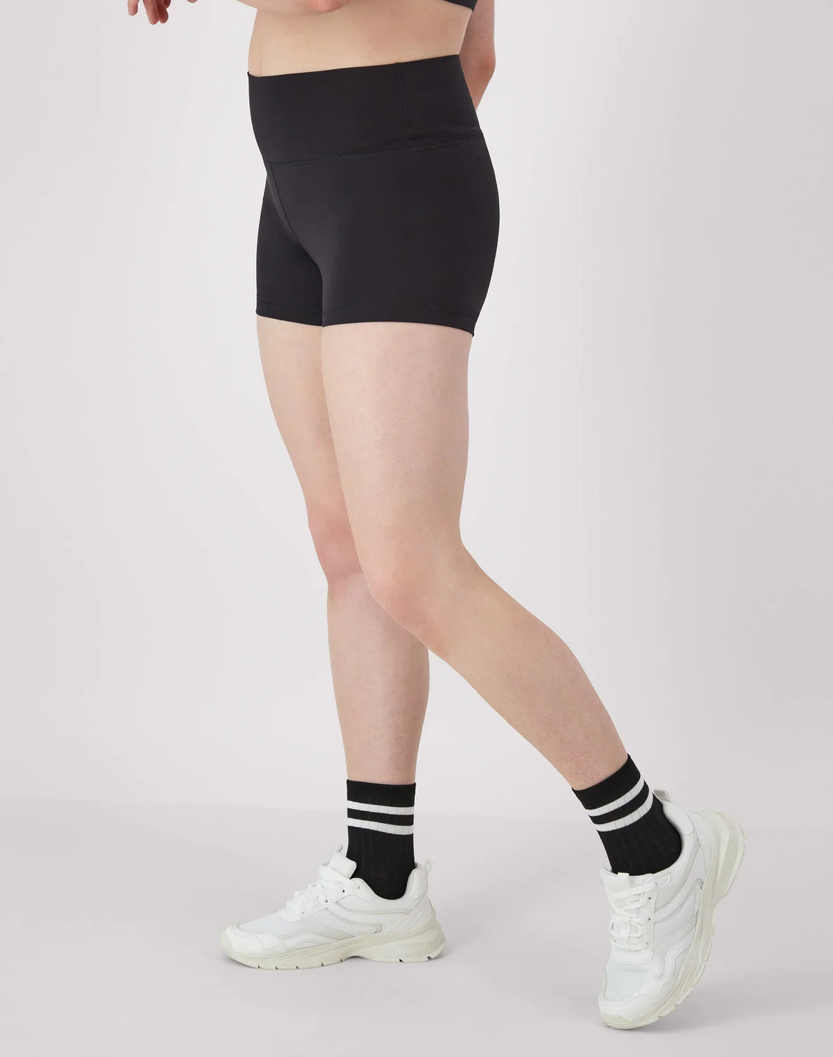 Hanes Moves Women's Leak Protection Bike Shorts, 3"