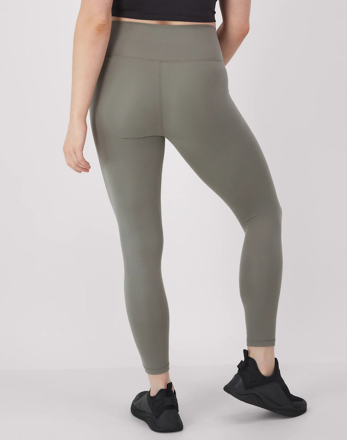 Hanes Moves Leak Protection 7/8 Leggings, 25"