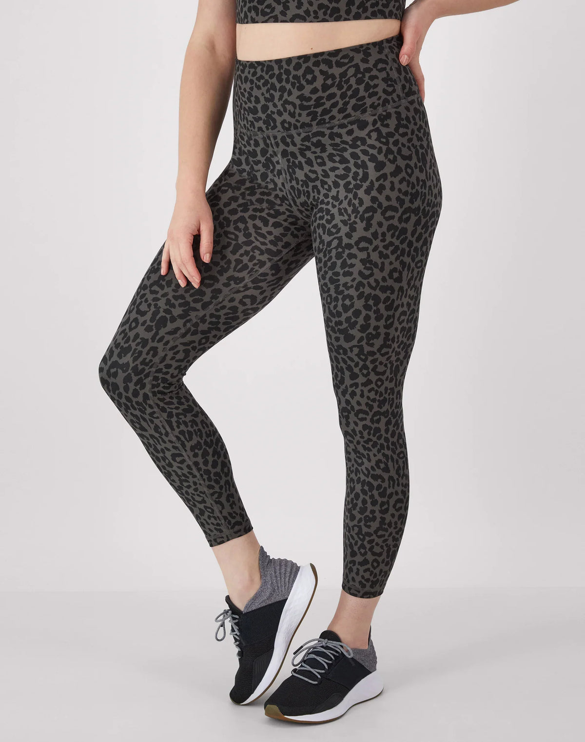 Hanes Moves Women's 7/8 Leggings with Internal Pocket, 25"