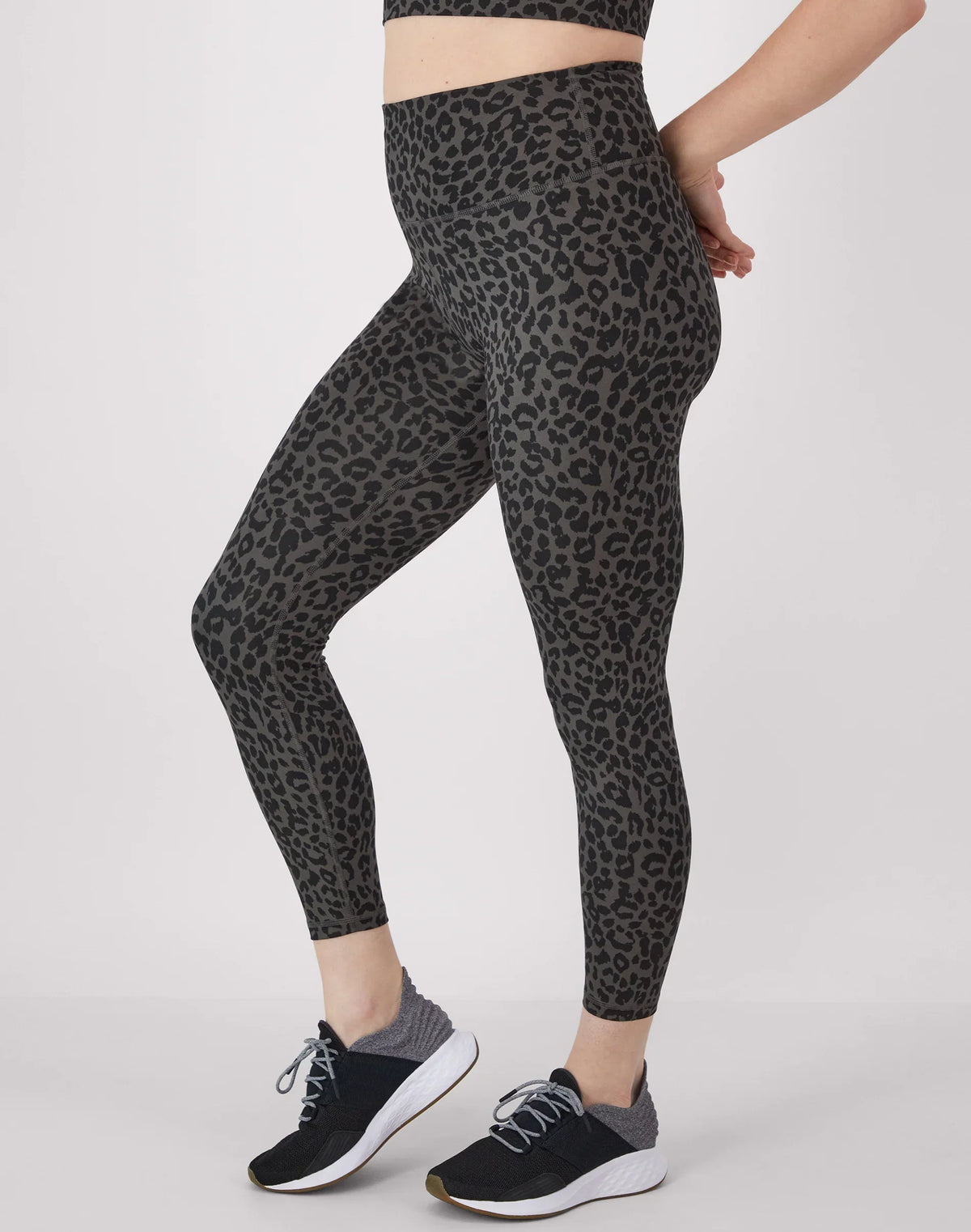 Hanes Moves Women's 7/8 Leggings with Internal Pocket, 25"