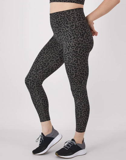 Hanes Moves Women's 7/8 Leggings with Internal Pocket, 25"