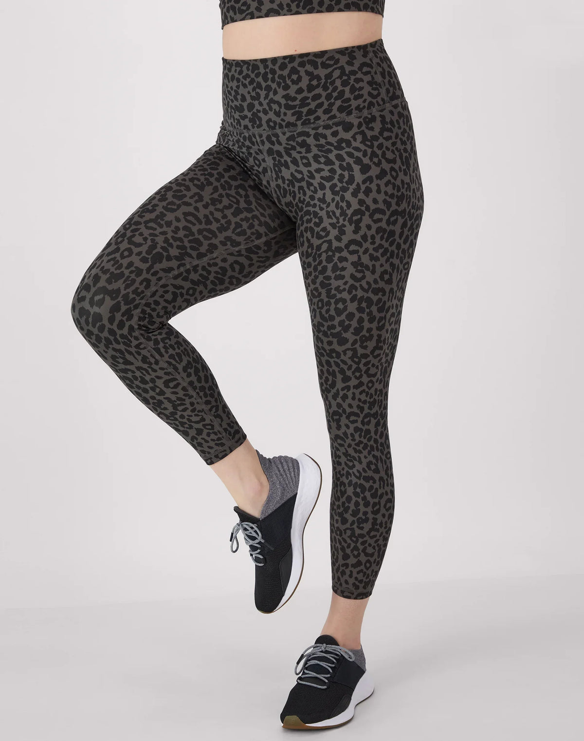 Hanes Moves Women's 7/8 Leggings with Internal Pocket, 25"