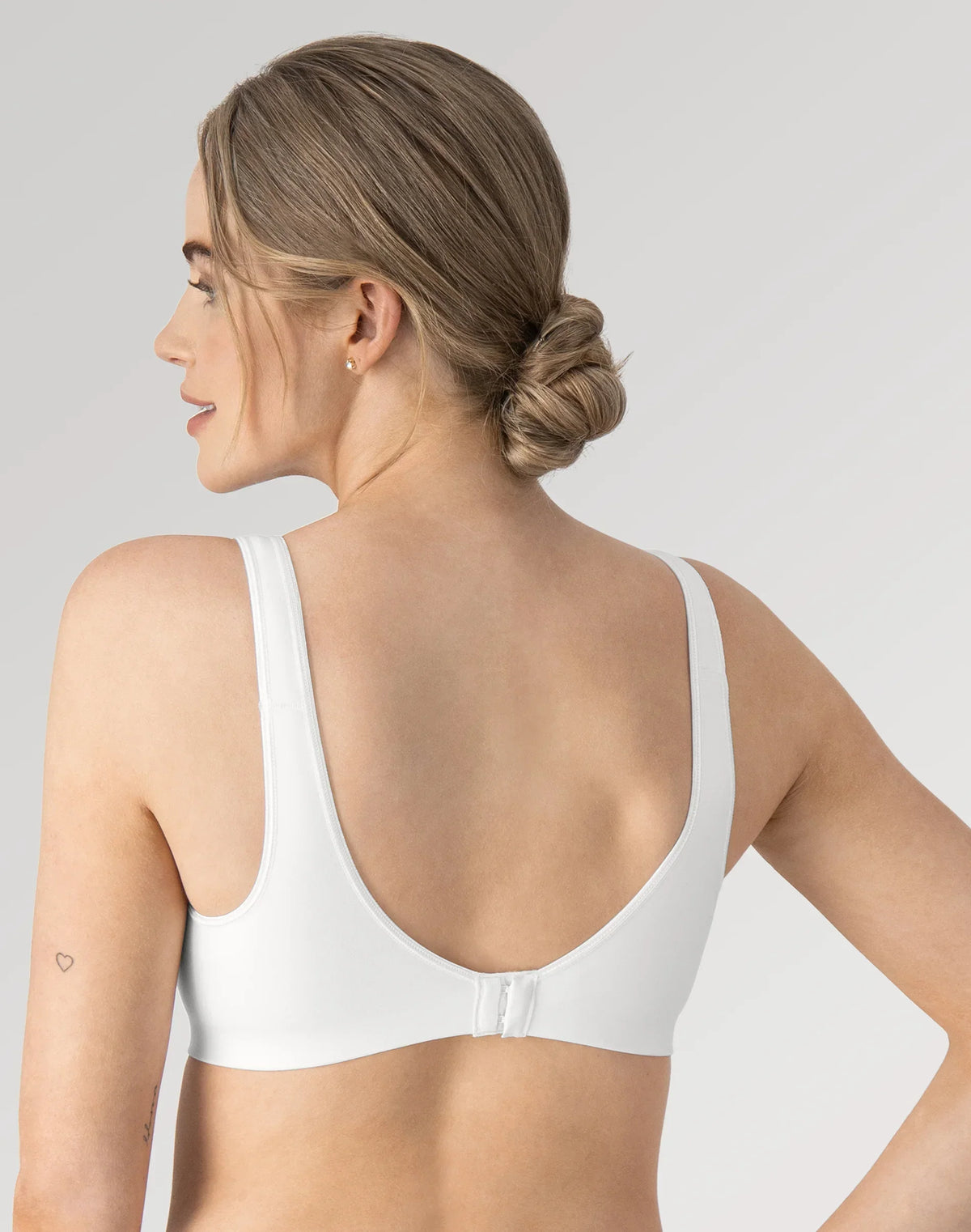 Hanes Comfort Evolution Women’s Wireless T-Shirt Bra with SmoothTec Band
