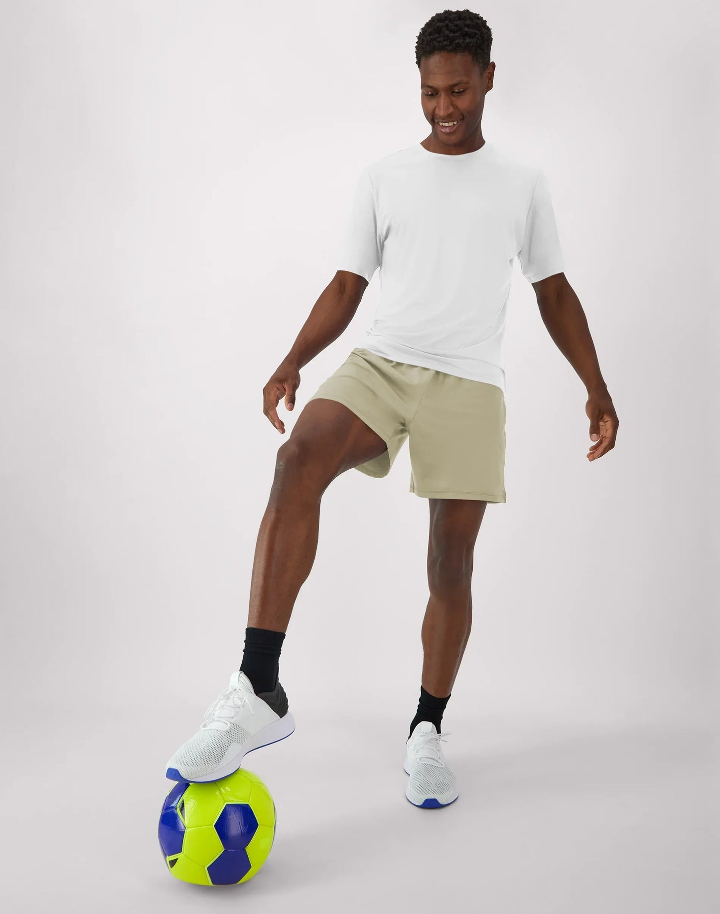 Hanes Moves Men's Performance Shorts, 6&rdquo;