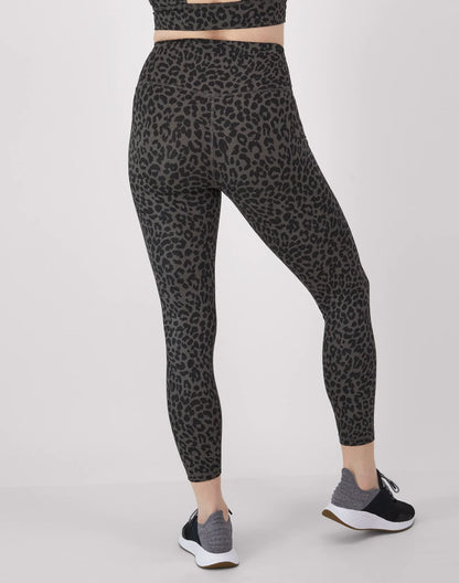 Hanes Moves Women's 7/8 Leggings with Internal Pocket, 25"