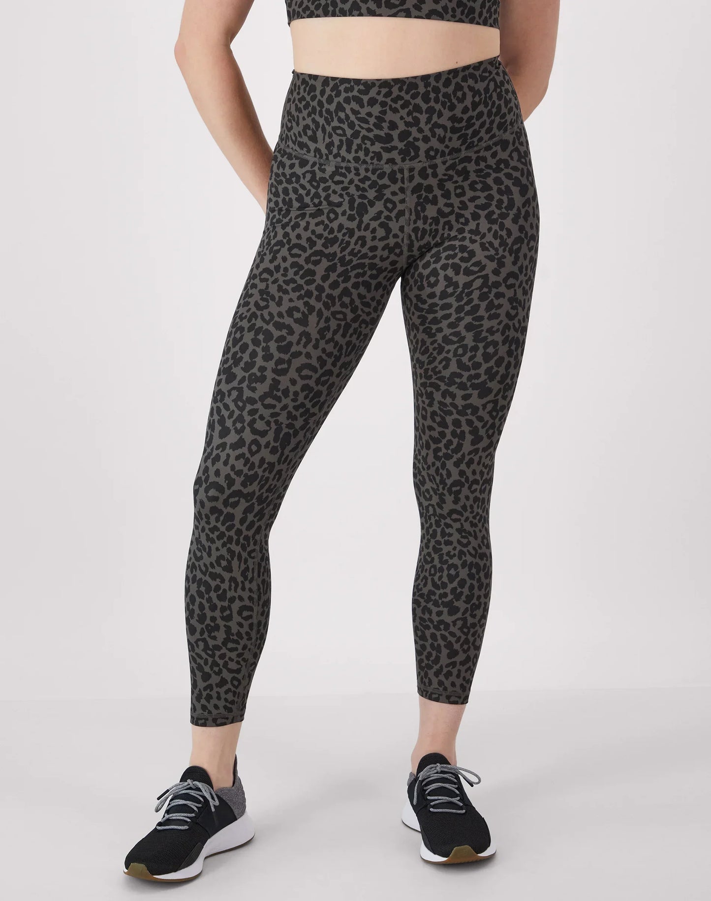 Hanes Moves Women's 7/8 Leggings with Internal Pocket, 25"