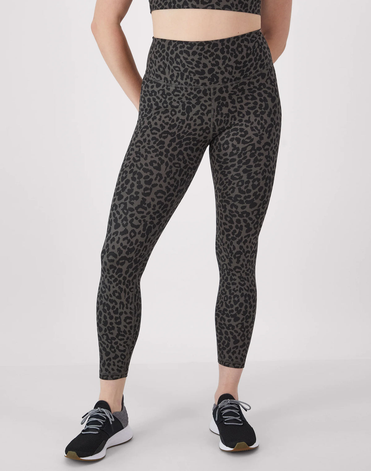 Hanes Moves Women's 7/8 Leggings with Internal Pocket, 25"