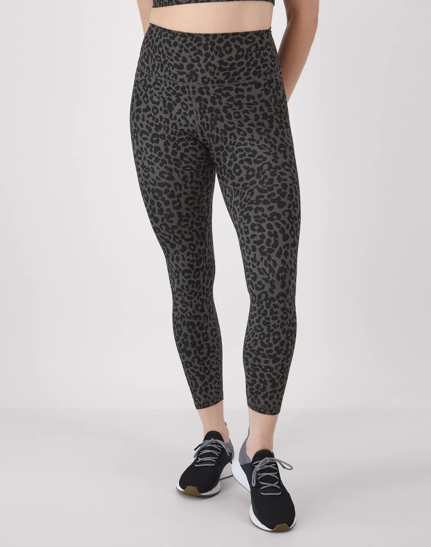 Hanes Moves Women's 7/8 Leggings with Internal Pocket, 25"