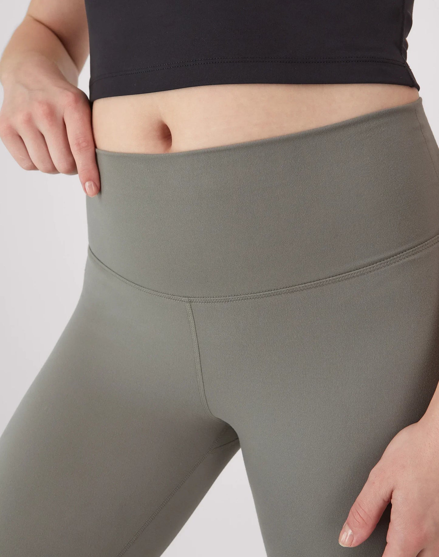 Hanes Moves Leak Protection 7/8 Leggings, 25"